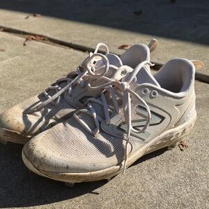 New Balance baseball cleats